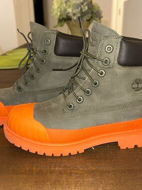 Timberline women’s 7.5 bee-line boots grape leaf & orange in mint condition